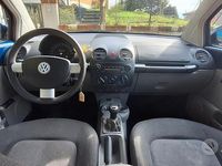 Usata VW New Beetle 102 CV (75 kW) 2005 Blu Utilitaria