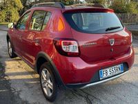Usata Dacia Sandero Stepway 90 CV (66 kW) 2016 Rosso Berlina