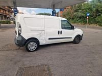 Usata Fiat Doblò 90 CV (66 kW) 2011 Bianco Monovolume