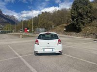 Usata Renault Clio III Dynamique 86 CV (63 kW) 2010 Bianco Berlina