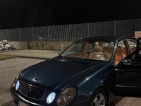 Usata Mercedes E320 Avantgarde 204 CV (150 kW) 2003 Blu Berlina