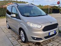 Usata Ford Tourneo Courier Titanium 95 CV (69 kW) 2015 Oro Monovolume