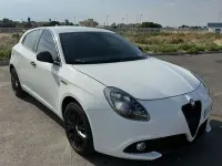 Usata Alfa Romeo Giulietta Distinctive 105 CV (77 kW) 2011 Bianco Utilitaria