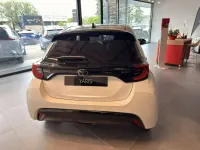 Nuova Toyota Yaris Premium 92 CV (67 kW) 2026 Platinum white Utilitaria