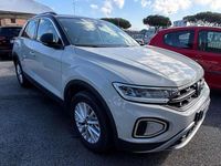 Usata VW T-Roc Life 150 CV (110 kW) 2023 Beige SUV