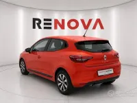 Usata Renault Clio V Equilibre 101 CV (74 kW) 2023 Arancione Berlina