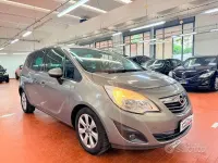 Usado Opel Meriva 120 CV (88 kW) 2012 Gris Monovolumen