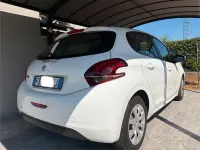 Usata Peugeot 208 Active 75 CV (55 kW) 2018 Utilitaria
