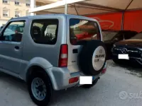 Usata Suzuki Jimny 65 CV (47 kW) 2004 Grigio SUV