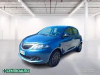 Usata Lancia Ypsilon Gold 70 CV (51 kW) 2024 Bluazzurro Utilitaria
