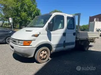 Usata Iveco Daily 86 CV (63 kW) 2001 Bianco Berlina