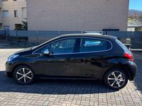 Usata Peugeot 208 Allure 82 CV (60 kW) 2017 Nero Utilitaria