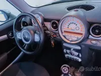 Usata Mini Cooper 112 CV (82 kW) 2010 Blu Utilitaria