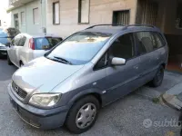 Usata Opel Zafira Club 101 CV (74 kW) 2004 Grigio metallizzato Monovolume