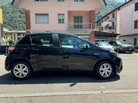 Usata Toyota Yaris Hybrid 73 CV (53 kW) 2018 Nero Berlina