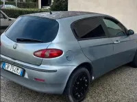 Usata Alfa Romeo 147 101 CV (74 kW) 2004 Blu Utilitaria