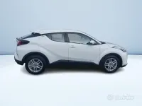 Usata Toyota C-HR Active 98 CV (72 kW) 2023 Bianco SUV