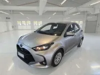 Usata Toyota Yaris Hybrid Active 92 CV (67 kW) 2022 Grigio Berlina