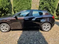 Usata Alfa Romeo Giulietta 109 CV (80 kW) 2011 Marrone Utilitaria