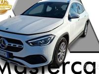 Usata Mercedes GLA180 Business 116 CV (85 kW) 2022 Bianco polare pastello SUV
