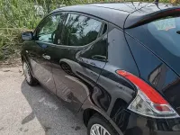 Usata Lancia Ypsilon 69 CV (50 kW) 2013 Nero Utilitaria