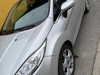 Usata Ford Fiesta 75 CV (55 kW) 2017 Grigio Berlina