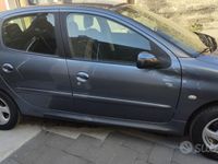 usata Peugeot 206 1.4 HDI anno 2007 cinque porte