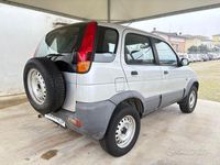 Usata Daihatsu Terios 83 CV (61 kW) 1999 Argento SUV