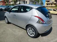 Usata Lancia Ypsilon Gold 69 CV (50 kW) 2016 Grigio Utilitaria