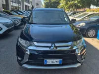 Usata Mitsubishi Outlander Instyle 150 CV (110 kW) 2017 Blu SUV