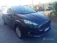 Usata Ford Fiesta 45 CV (33 kW) 2014 Grigio Utilitaria