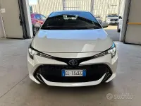 Usata Toyota Corolla Active 140 CV (102 kW) 2022 Bianco Berlina
