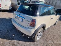 Usata Mini Cooper D 109 CV (80 kW) 2009 Bianco Utilitaria