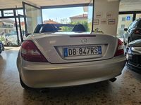 Usata Mercedes SLK200 163 CV (119 kW) 2006 Argento Cabrio