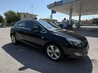Usata Opel Astra 180 CV (132 kW) 2010 Nero Berlina