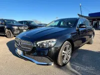 Usata Mercedes E300 265 CV (194 kW) 2021 Nero Station wagon