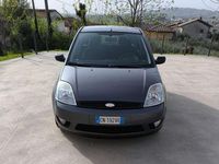 Usata Ford Fiesta Ghia 68 CV (50 kW) 2004 Berlina