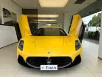 Usata Maserati MC20 630 CV (463 kW) 2023 Giallo genio matte Berlina