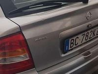 Usata Opel Astra Club 101 CV (74 kW) 1999 Argento Berlina