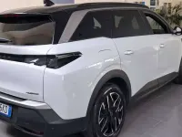 Usata Peugeot 5008 GTi 145 CV (106 kW) 2025 Bianco perla SUV