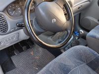 Usata Renault Modus 75 CV (55 kW) 2011 Nero Monovolume