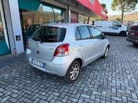 Usata Toyota Yaris 90 CV (66 kW) 2011 Grigio Utilitaria