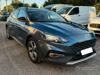 Usata Ford Focus Active 120 CV (88 kW) 2019 Blu Berlina