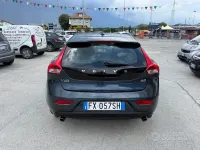 Usata Volvo V40 R-Design 120 CV (88 kW) 2019 Blu Berlina