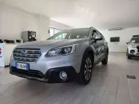 Usata Subaru Outback Style 150 CV (110 kW) 2016 Grigio Station wagon