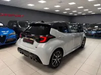 Usata Toyota Yaris Hybrid Sport 92 CV (67 kW) 2022 Bianco Berlina