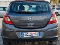 Usata Opel Corsa Cosmo 130 CV (95 kW) 2011 Grigio Utilitaria