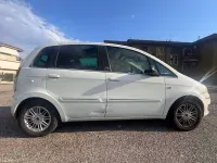 Usata Lancia Musa 77 CV (56 kW) 2012 Bianco Monovolume