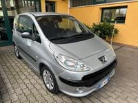 Usata Peugeot 1007 68 CV (50 kW) 2007 Argento Monovolume