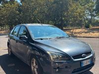 Usata Ford Focus 100 CV (73 kW) 2006 Blu Utilitaria